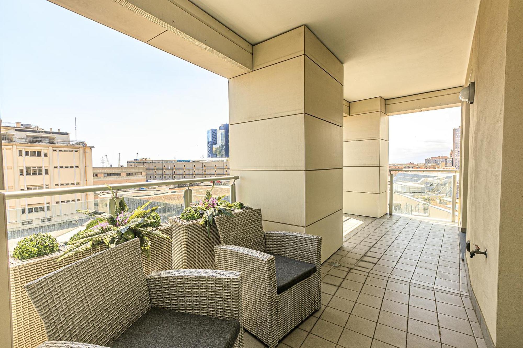 Real Italian Estate - Lighthouse Marina View Apartment